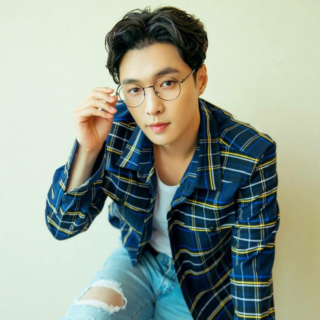 wineinmylips's tweet photo. You are a part of EXO and EXO-L.
#StayWithLay #SaveLay #LayComebackWithEXO #WeBelieveInlay #EXOwithLay #EXOLwithLay #WeLoveYouLay https://t.co/jsn6juxzHL