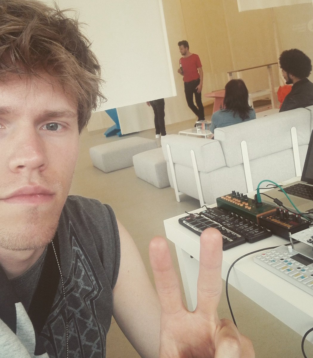 heimercore's tweet photo. Wtch me get shitfaced + play a few bangers at 8pm Objekte Unserer Tage OUT opening. Pm FOR TICKS freedrinkos https://t.co/JAyEd34bQp