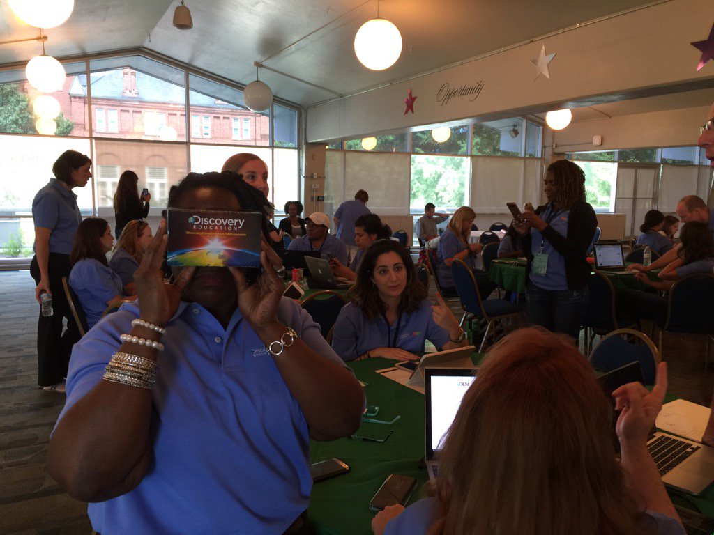 We're viewing virtual experiences from our whitewater excursion yesterday #DESTEM #depd <a href="/DiscoveryEd/">Discovery Education</a>