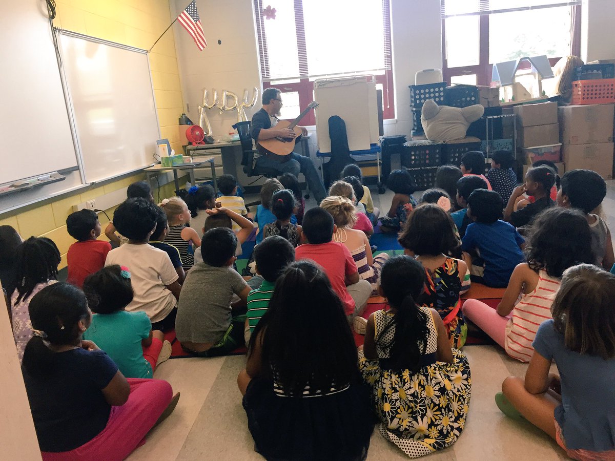 MissOteach's tweet photo. Music time with Mr. Windhausen and Mrs. Saad's class! https://t.co/Hj3JD7uzqX