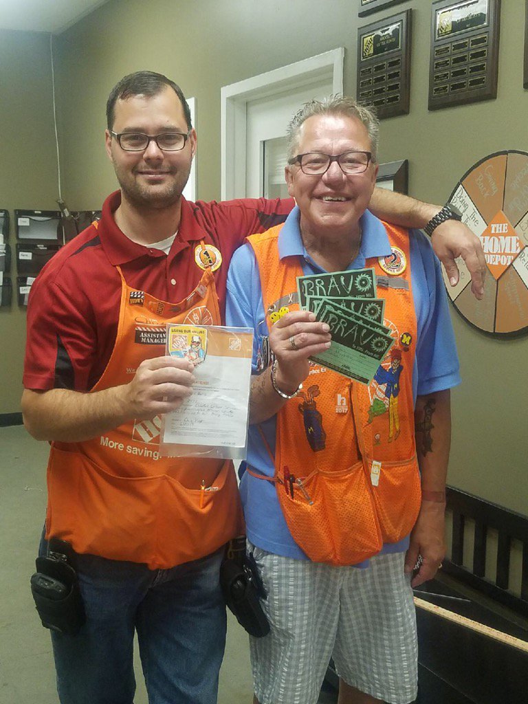 ccyinger's tweet photo. Homer for Rich! Thanks for delivering on the OrangePromise! #trendingorange @JanaVugteveen @bobsaniga @HomeDepot2771 https://t.co/mFJmu1jxr7