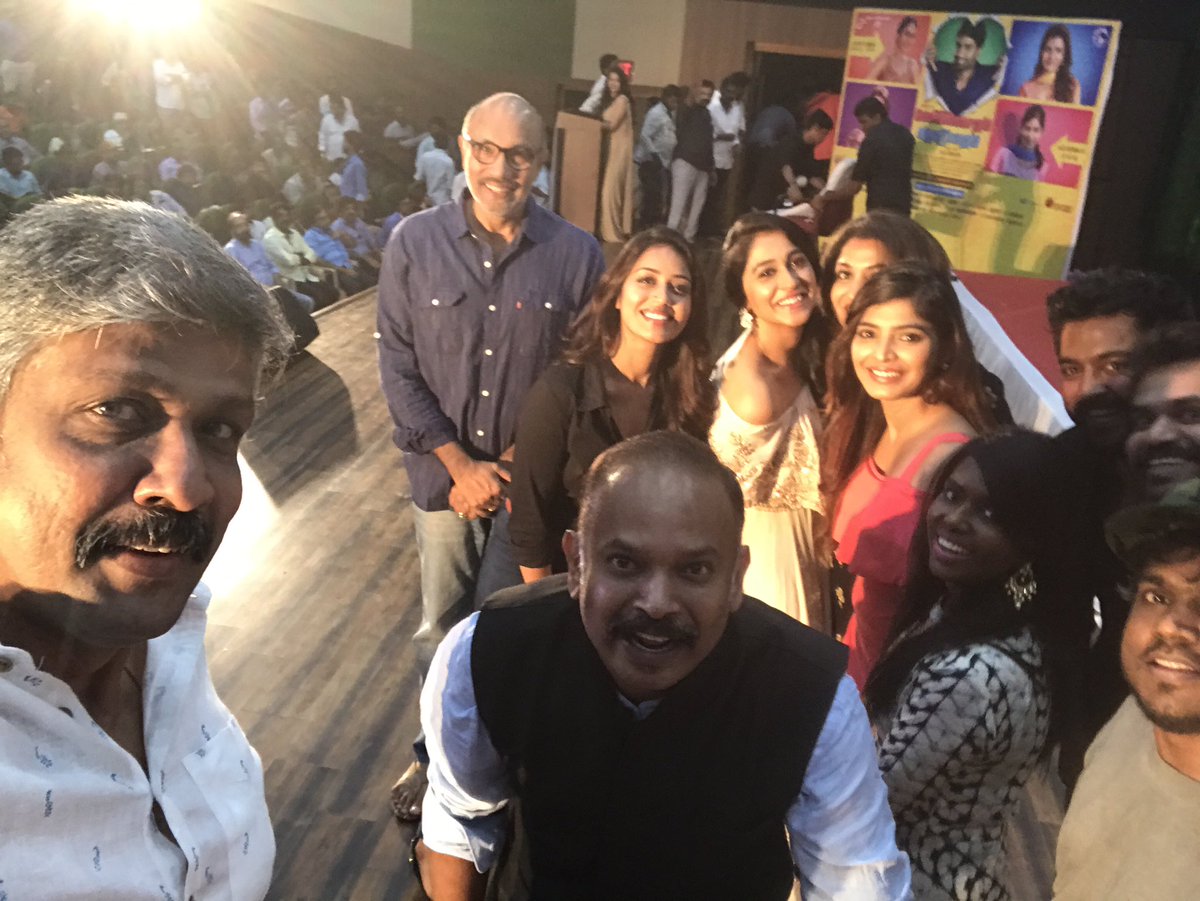 vp_offl's tweet photo. The #party gang!!!!! #vp8 #PartywithVP https://t.co/FCwfld6k7q