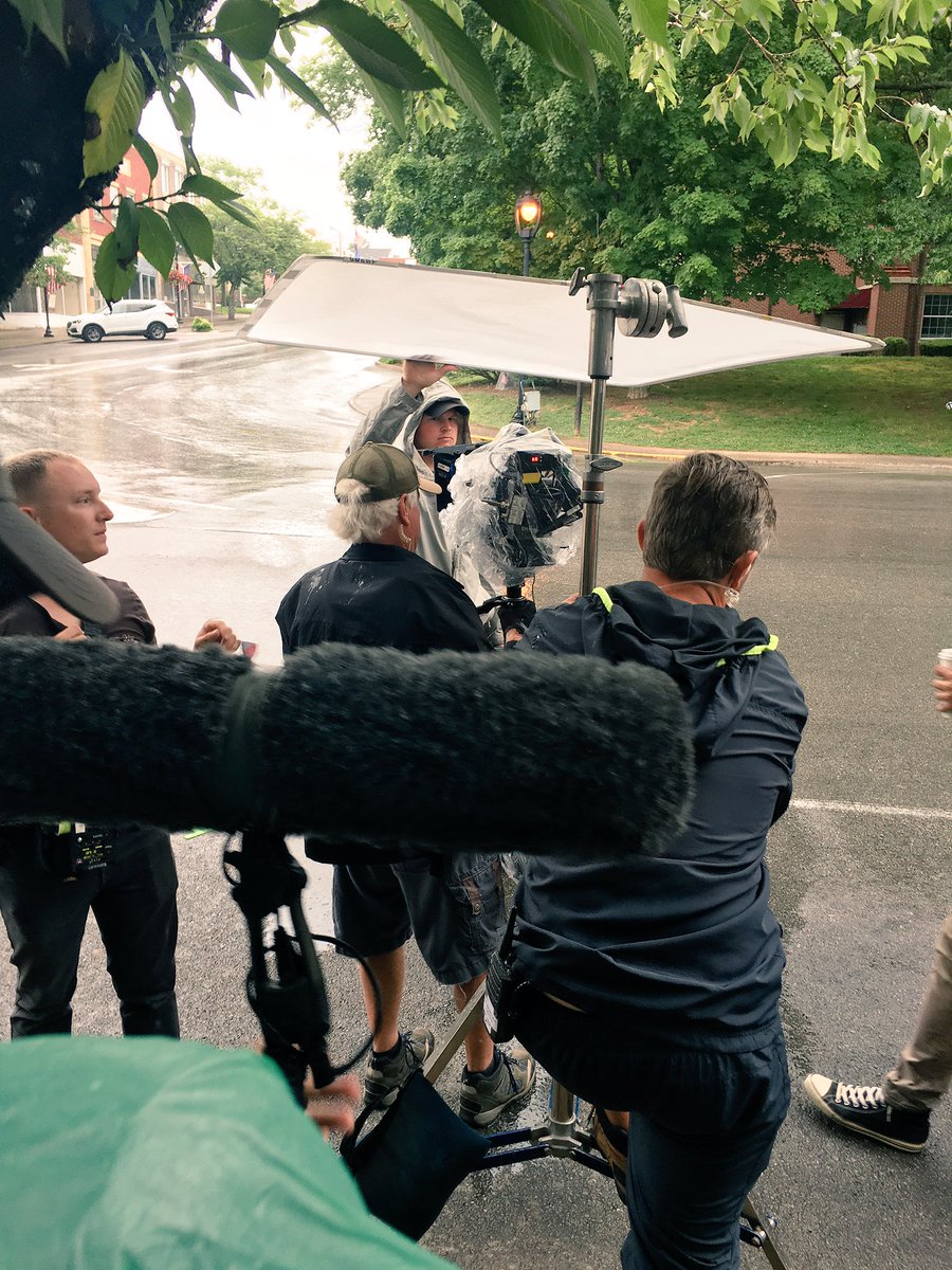 SoKyFilm's tweet photo. The show goes on! Thnx 4 all the community support shown @aci_inspires 's cast of @ARunawayRomance yesterday during the rain! #KyShines ☔️☀️ https://t.co/6ocfeFwVu8