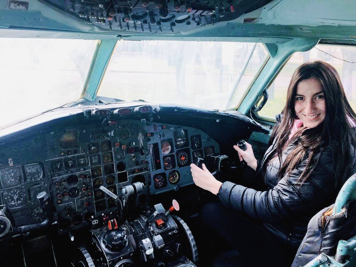ruusnovakova's tweet photo. Vuelo con destino a cumplir los sueños !!! https://t.co/Wf6YJ2CGDH