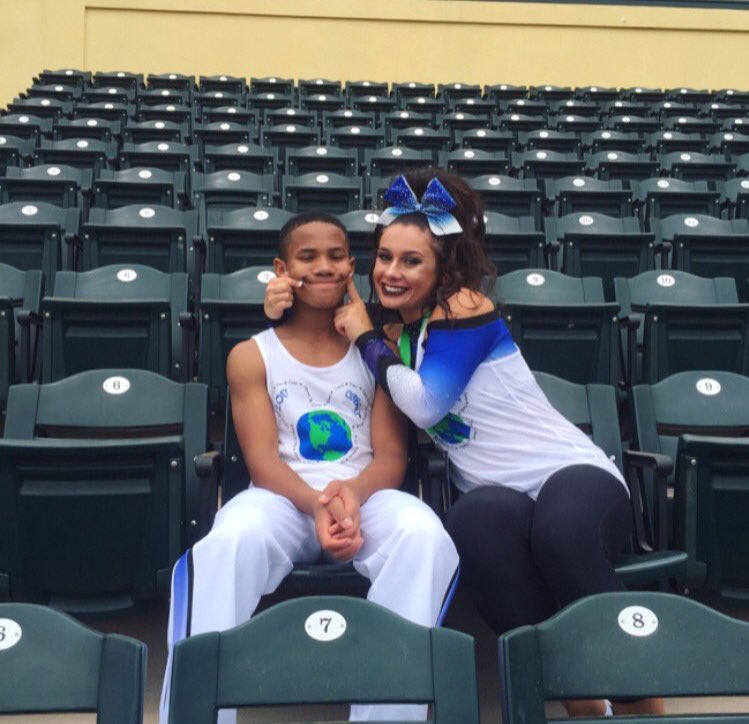 woo_cheer tweet picture