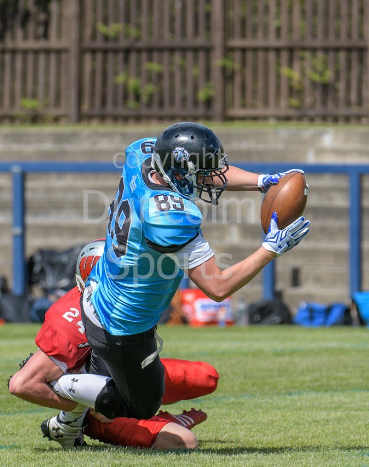 mtwade89's tweet photo. Not long until @SheffieldGiants gameday!! Hyped already 🔥🏈 #WeAre #Relentless247 #89 #HandsTeam #MyGuys #BleedBlue https://t.co/X8GggHKnzf