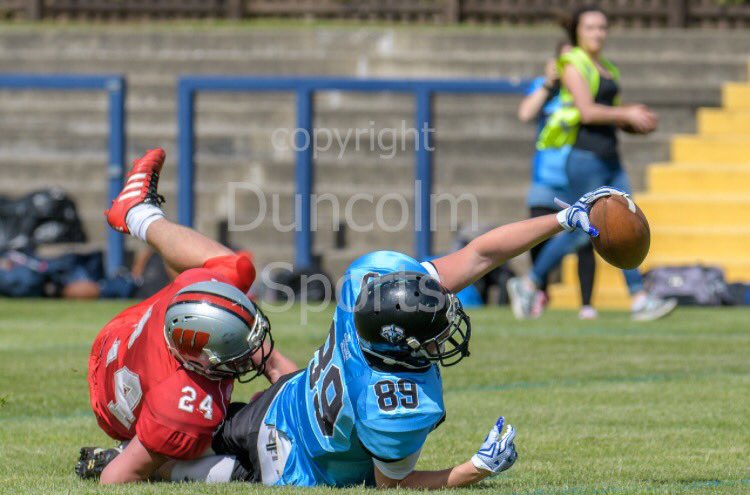 mtwade89's tweet photo. Not long until @SheffieldGiants gameday!! Hyped already 🔥🏈 #WeAre #Relentless247 #89 #HandsTeam #MyGuys #BleedBlue https://t.co/X8GggHKnzf