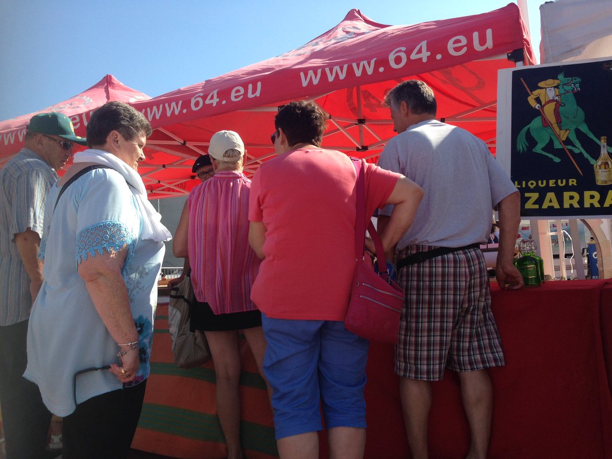 #Aujourdhui à Royan, on a du #succes aux stands !!!
#saucisse #fromage #fete #humanitaire