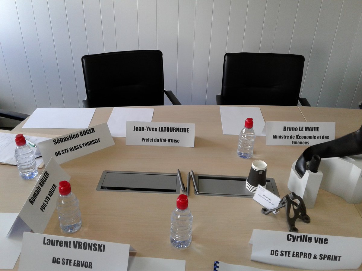 Glass_Yourself's tweet photo. Échanges sur nos leviers autour de l'#innovation. #cice #cir #simplifier #sécurité #formation #recrutement valoriser le savoir faire #france https://t.co/E1h5BSXgnP