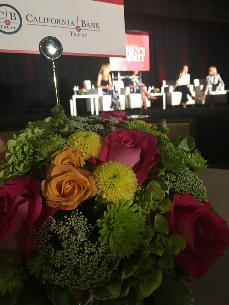 DrBettyUribe's tweet photo. First panel lessons: Stand out! Leave a book for someone when interviewing! @LABJevents #WomensSummit #LABJWS https://t.co/uiqYLVFmfO