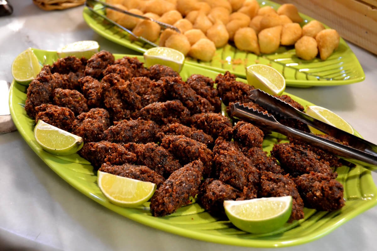 Si estáis realmente hambrientos y encima os encanta la carne, hoy puede ser un buen día para visitar VilaBrasil 😍: masticandomadrid.com/experiencia/vi…