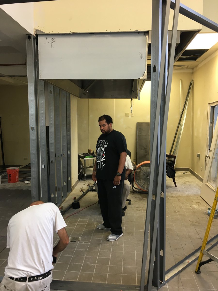 haroldswestloop's tweet image. Gettin all ready for that Grand Opening! #harolds #haroldschicken #haroldswestloop #chicago