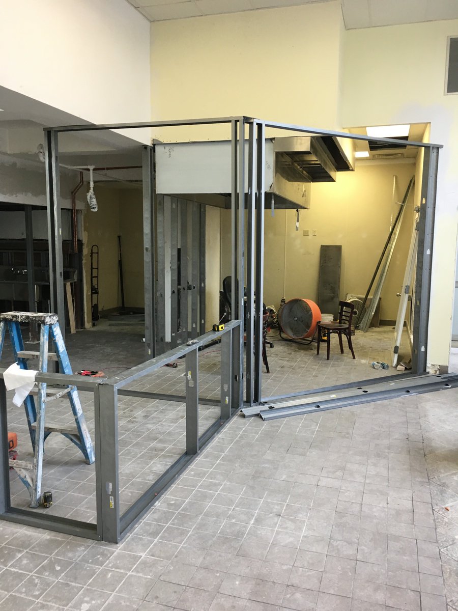 haroldswestloop's tweet image. Gettin all ready for that Grand Opening! #harolds #haroldschicken #haroldswestloop #chicago