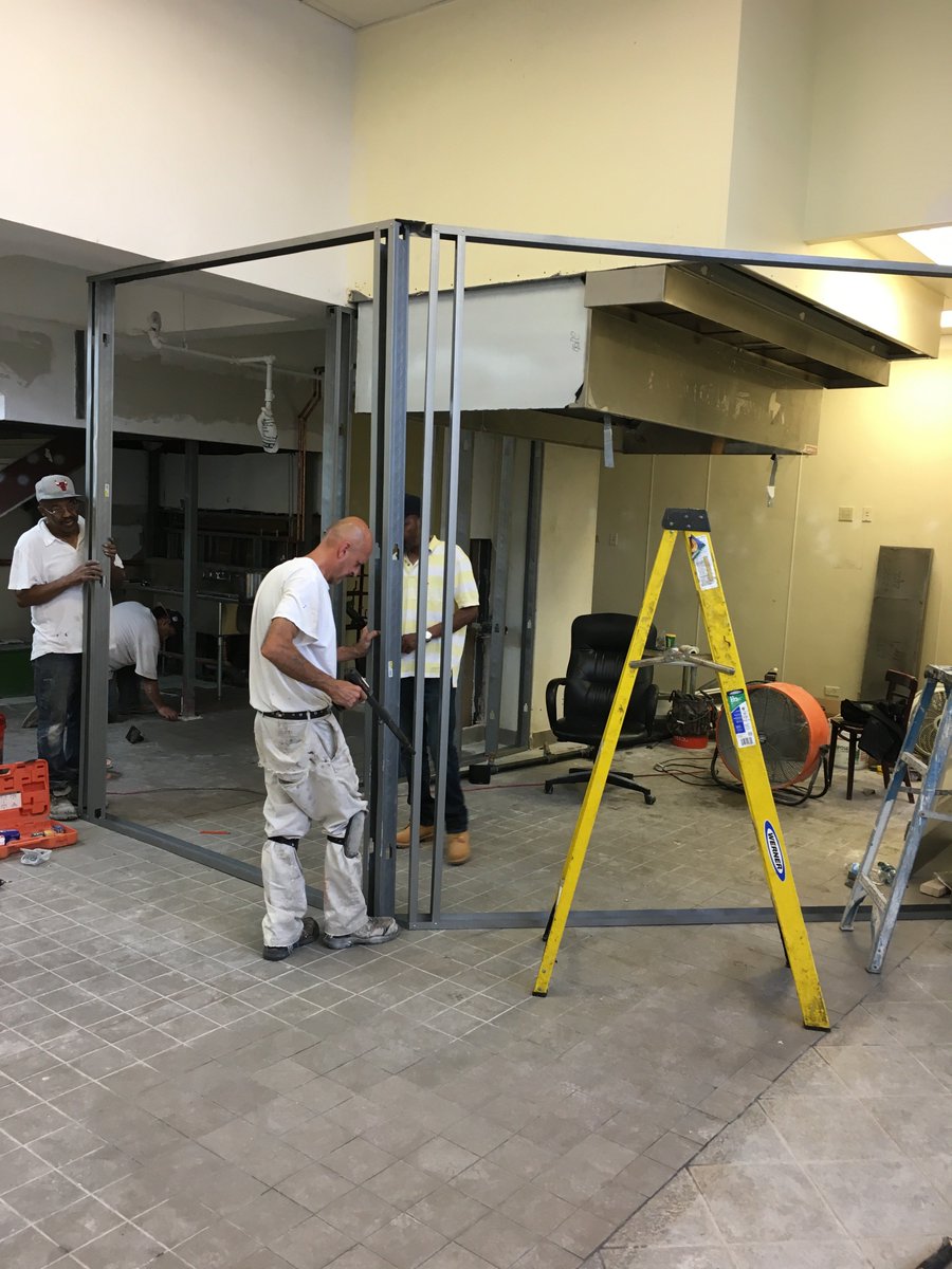 haroldswestloop's tweet image. Gettin all ready for that Grand Opening! #harolds #haroldschicken #haroldswestloop #chicago