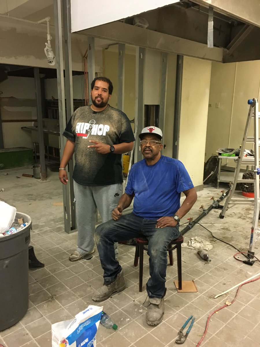 haroldswestloop's tweet image. Gettin all ready for that Grand Opening! #harolds #haroldschicken #haroldswestloop #chicago