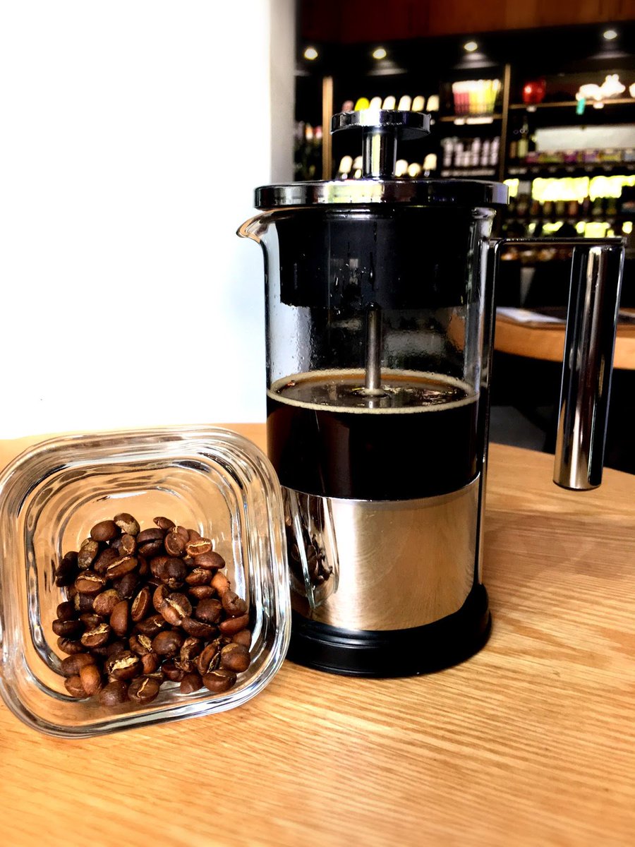 La mejor manera de iniciar la jornada. Así el paisaje en El Otro Café en Casa Negra Roma copasycorchos.com/2017/06/el-mej…