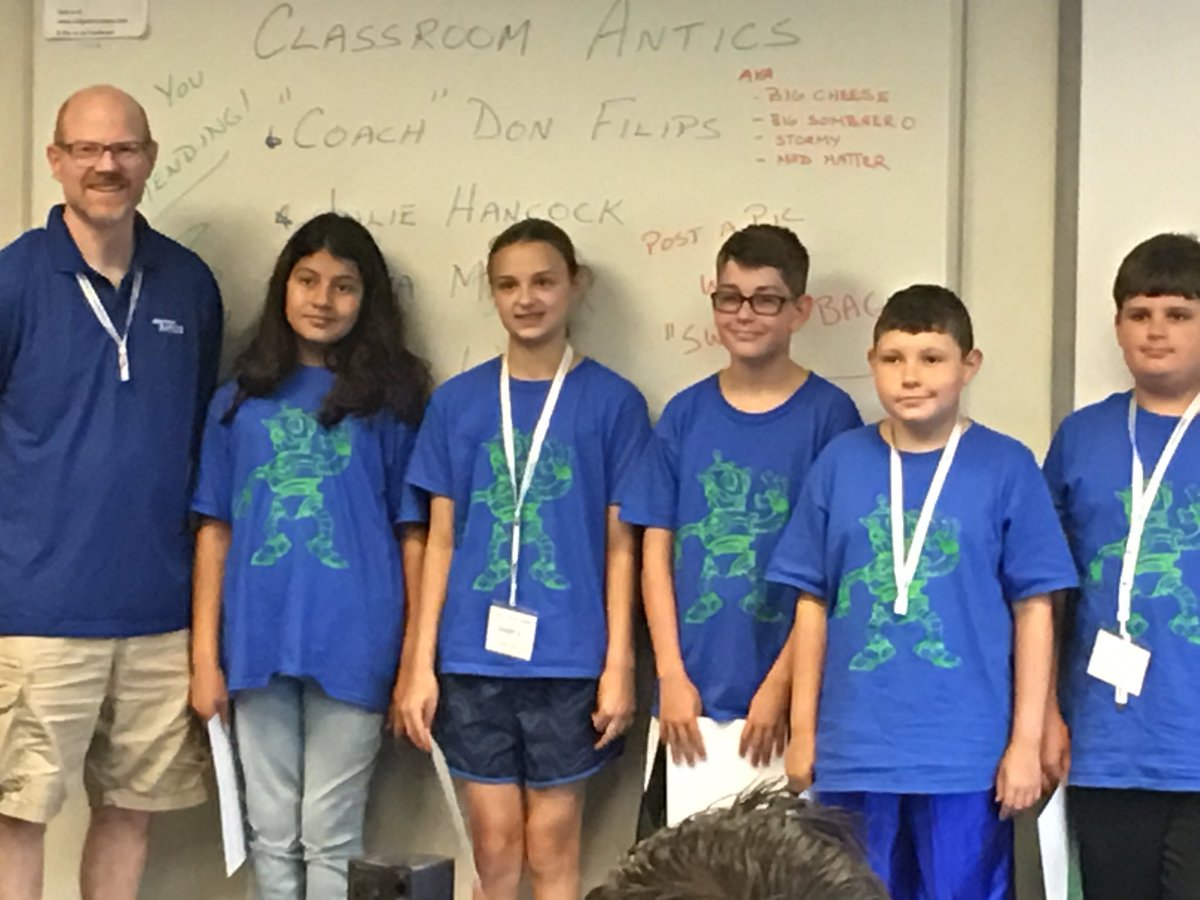 ZeeHamad's tweet photo. Thank you @ClassroomAntics for the awesome program Minecraft Mod Mania. Arij loved it #techcampfun https://t.co/KfutoZSz55