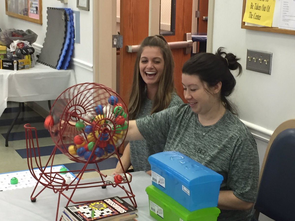 EmClarkeATL's tweet photo. #BCGImpactATL17 BCG loves our seniors at New Horizons in Vine City! @unitedwayatl volunteerism at its best. https://t.co/bRi3GiR6be
