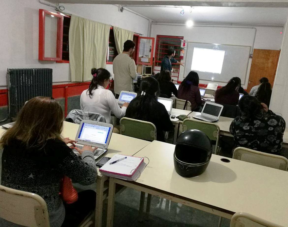 #Taller de #Informática para jóvenes y adultos en la Universidad Barrial - UNRC.