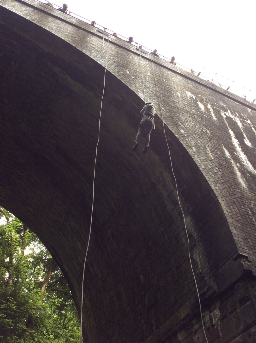 class_chestnut's tweet photo. Abseiling #Edale https://t.co/qacD3bRLaq
