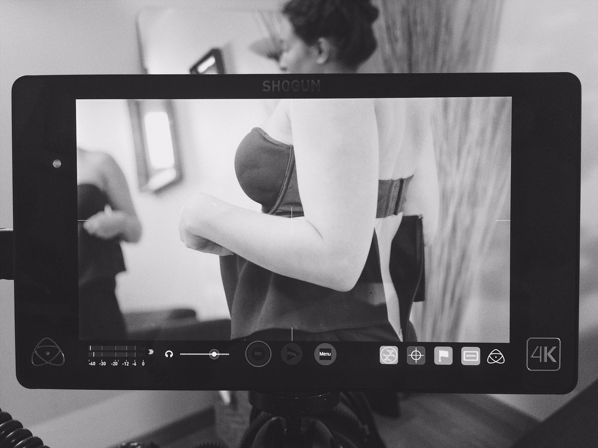 PauseBFilms's tweet photo. La team Pause B était en tournage pour Chantelle grâce à Solar squad . Bon week end ! #tgif #backstage #tournage #videoproduction https://t.co/Ks1URdXc3T