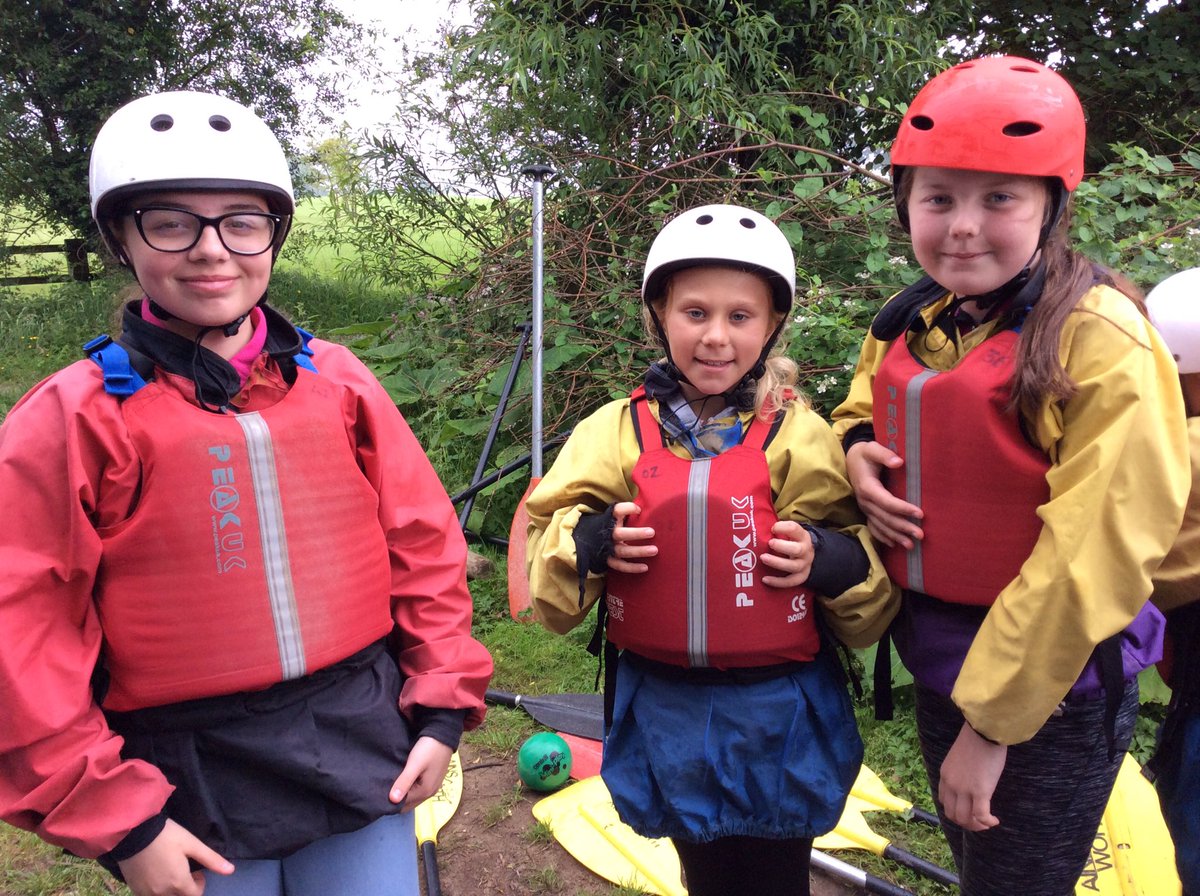 class_chestnut's tweet photo. Canoeing #Edale https://t.co/6DpOc7fFkF