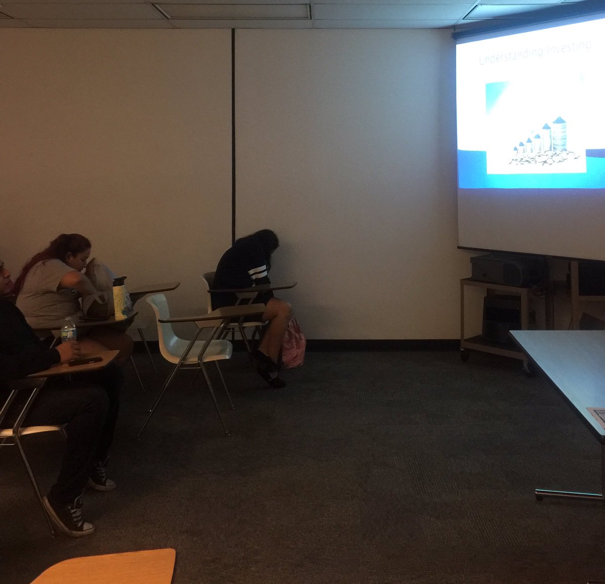 detratriount's tweet photo. Summer Bridge students attending financial literacy workshops @northlakenow #preparedstudents #nlcsummerbridge https://t.co/L65imkrOYd