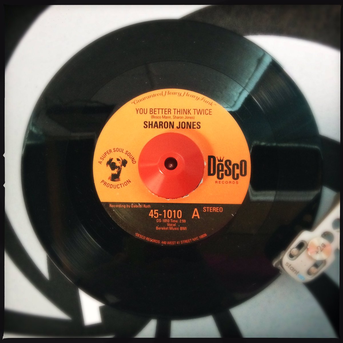 newportini74's tweet photo. Feeling emotional playing this early @sharonjones Desco 7"@DaptoneRecords
So good to hear that amazing voice loud &amp; clear
#UncutFunk https://t.co/jI3bgX0STQ