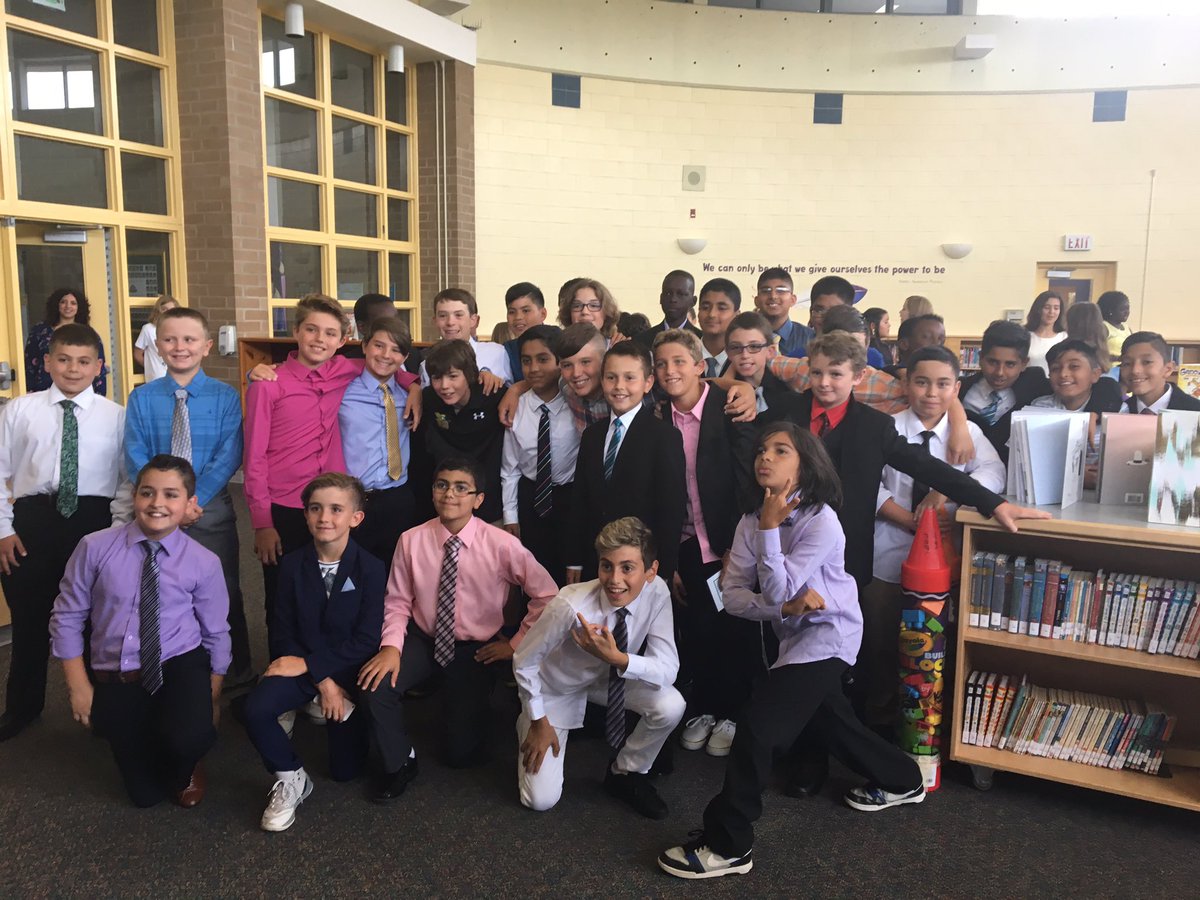 Mrscook17's tweet photo. About to start our gr. 6 leaving ceremony.@ThomasMoreOCSB @mmeboutros @MrsRoss23 @MmeLangdon https://t.co/P9I9uCJLHj