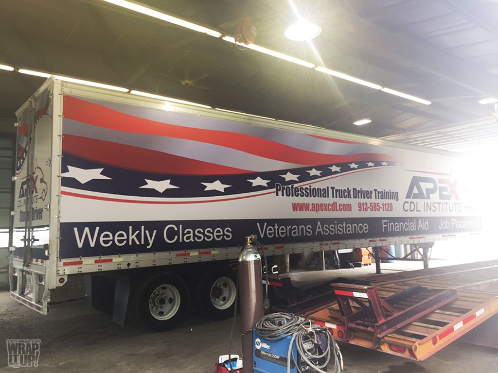 WrapItUpLLC's tweet photo. Stars and stripes? Look at this new semi trailer wrap for Apex CDL Institute. This wrap is jam packed with vibrant graphics. https://t.co/mFopwK6WG2