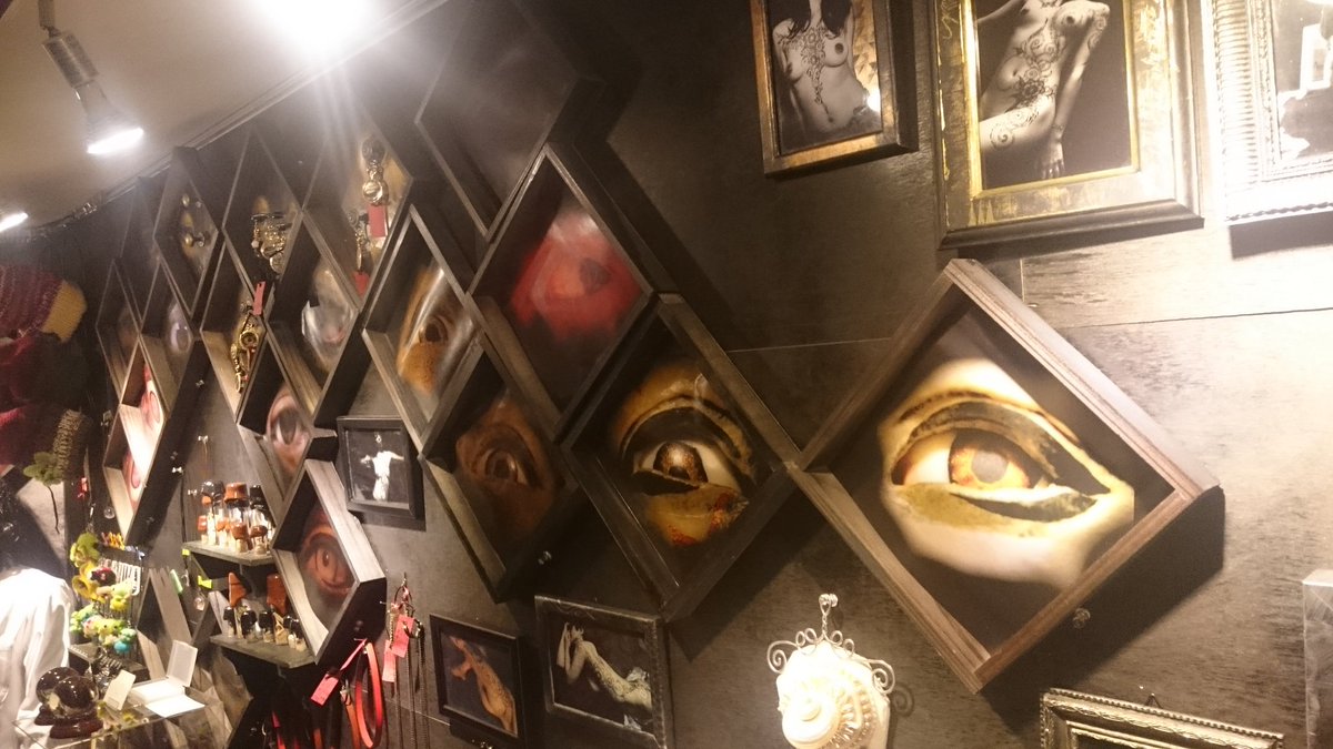 きえる 獣の仕業 今日は 玩具館 三隣亡 Wunderkammer 驚異の部屋 にお邪魔して参りました 魅力的な展示と素敵な作品に包まれた なんとも心地のよい空間でありました また なんだか少し懐かしさを感じるような不思議な既視感を覚えました 本日18 きえる 獣の仕業 今日は 玩具館 三隣亡 Wunderkammer 驚異の部屋 にお邪魔して参りました 魅力的な展示と素敵な作品に包まれた なんとも心地のよい空間でありました また なんだか少し懐かしさを感じるような不思議な既視感を覚えました 本日18