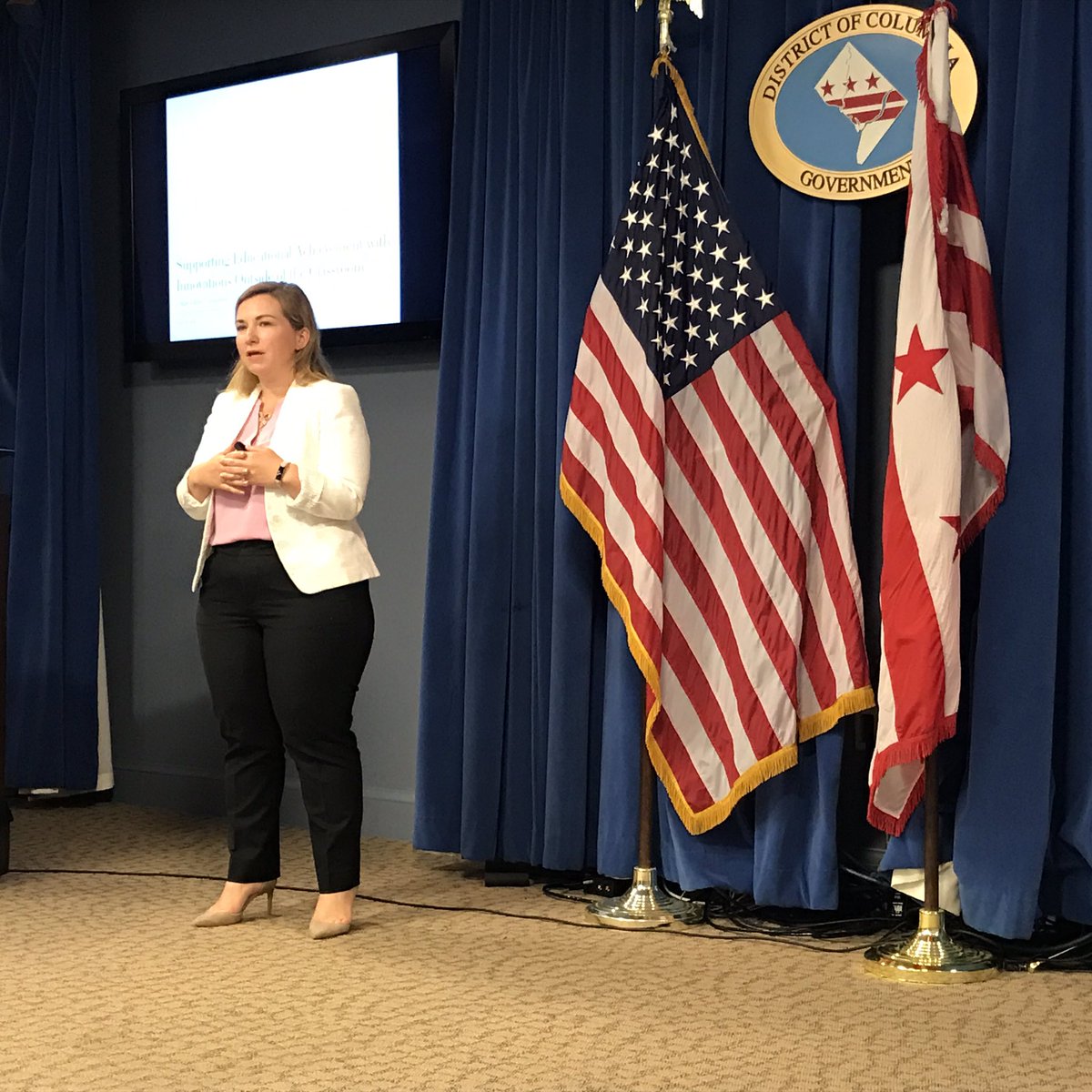 TheLab_DC's tweet photo. Kids spend ~25% of waking hrs in school. Lots of opportunities for parent engagement to improve ed. outcomes - @chloergibbs #LunchatDC https://t.co/w3UzK9i5mJ