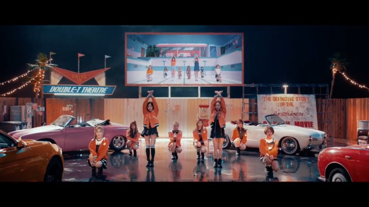 Disney 39 Twice 日本語ttのmv 途中８人になったり９人になったりなんで すごい気になる それについてtwitterと載せてる人いないから余計に気になる 笑 知ってる人教えてー笑 ディズニー関係なくてスミマセン Twice Twicett T Co