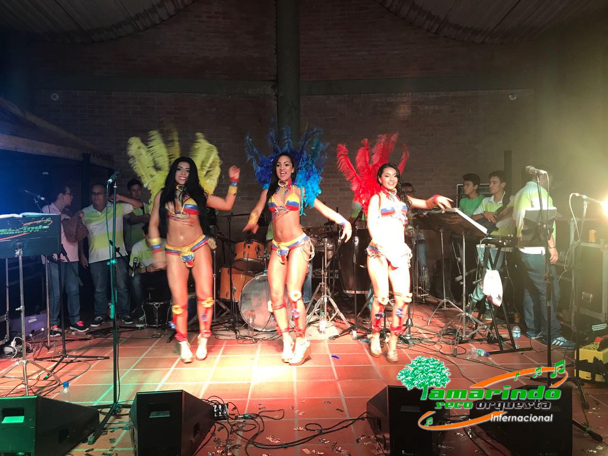 tamarindoorques's tweet photo. Así fue que rumbeamos con los amigos de @SLdeGaceno y comimos queso de-li-ci-o-so 😋😜🎤🎺@SanLuisdeGaceno @sanluisdegac @SanLuisBoyaca https://t.co/eEvCBfh7h5