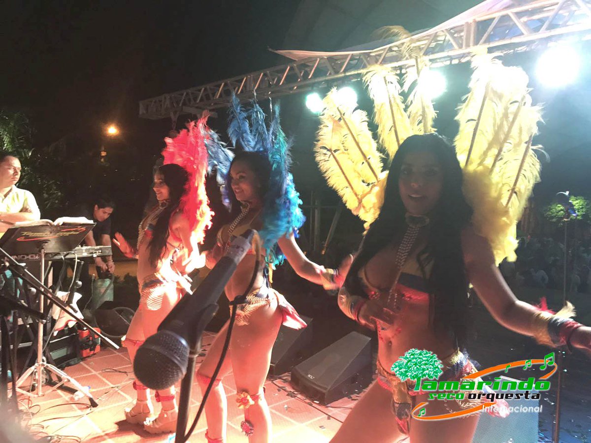 tamarindoorques's tweet photo. Así fue que rumbeamos con los amigos de @SLdeGaceno y comimos queso de-li-ci-o-so 😋😜🎤🎺@SanLuisdeGaceno @sanluisdegac @SanLuisBoyaca https://t.co/eEvCBfh7h5