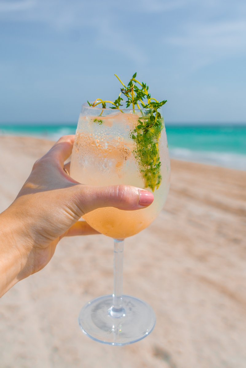 AcqualinaResort's tweet photo. You’re on vacation, why not take your thyme? #Relax #HappyFriday #HaveACocktail #Paradise #Acqualina https://t.co/pTGWVfjMSD