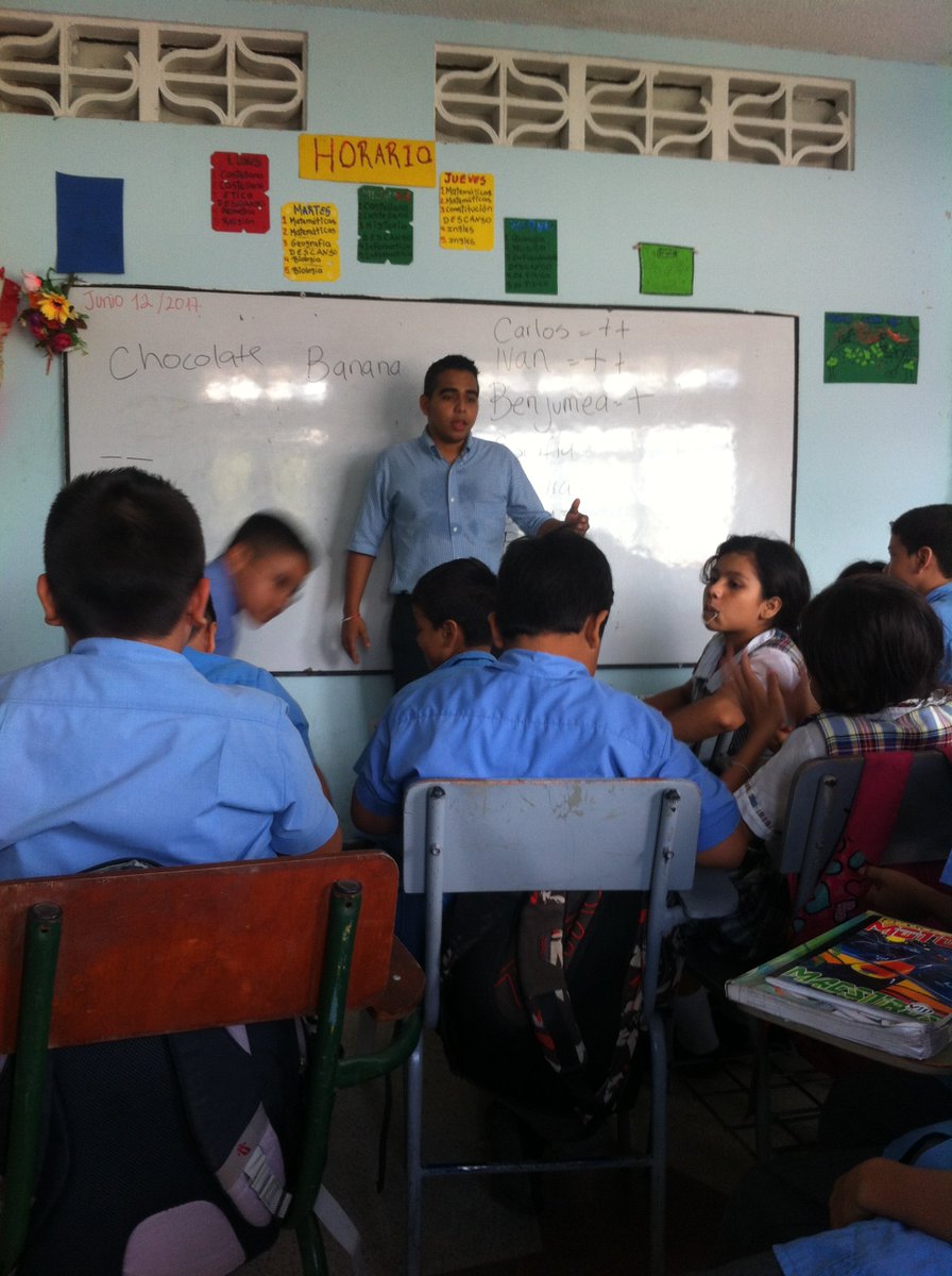 DevelopersKids's tweet photo. Prueba Piloto @DevelopersKids Colegio Montessori
Capacitación  TICS  @JHOAN_URUEA  @Jhalcam0 
@AppsCocentral2  Haciendo Posible Esta Empresa https://t.co/gSWpZJfL1u