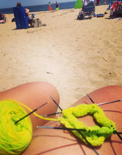 RemedyFibers's tweet photo. coocooforcowlsSpent my day knitting at the beach! I struggled knitting my #rosecityrollersocks but I think I got the hang of it https://t.co/VI5esO92zo