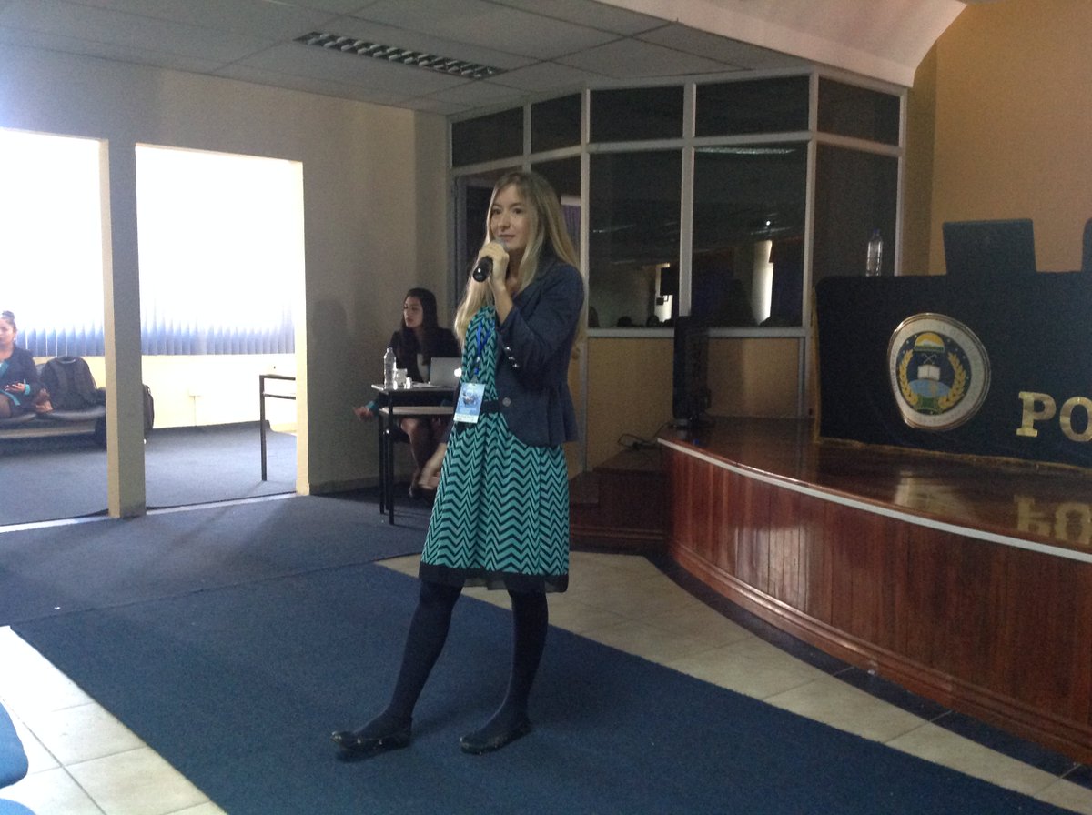 e_unach's tweet photo. Ponencia "Periodismo Económico" a cargo de MsC argentina Inés Guzmán, en I Seminario Internacional Comunicación, Sociedad y Medios #ComSoMe https://t.co/h86eqAbQ3X