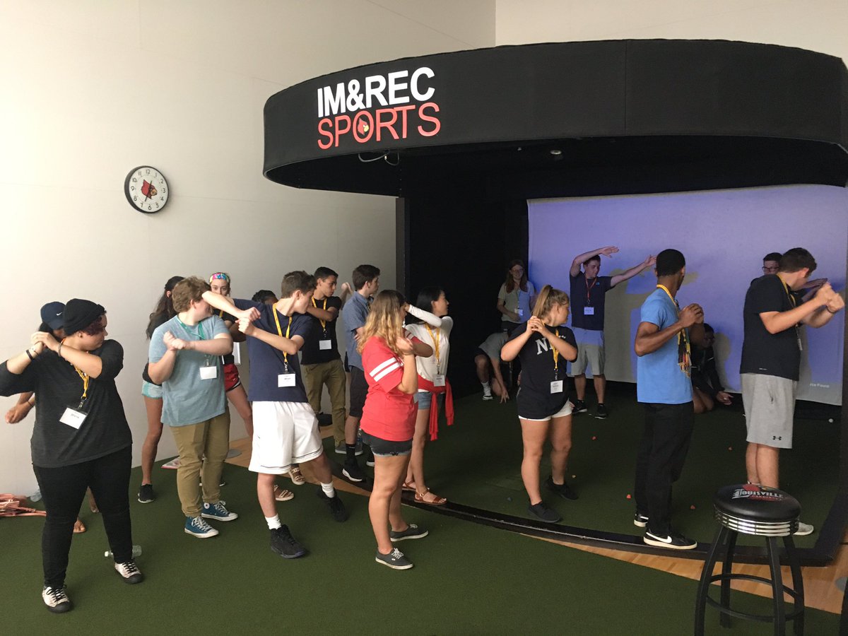 MGGoCards's tweet photo. We think going to UofL is a hole in one! @orientationUL #CardinalChallenge https://t.co/nK3aBaDbbg