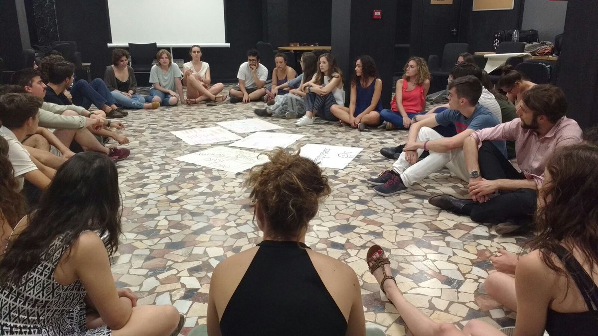 AshokaSpain's tweet photo. Jóvenes que ya están transformando la educación se reunen para crear la plataforma #reinventatueducacion. Atentos a este prometedor grupo https://t.co/M2b54GqjWT