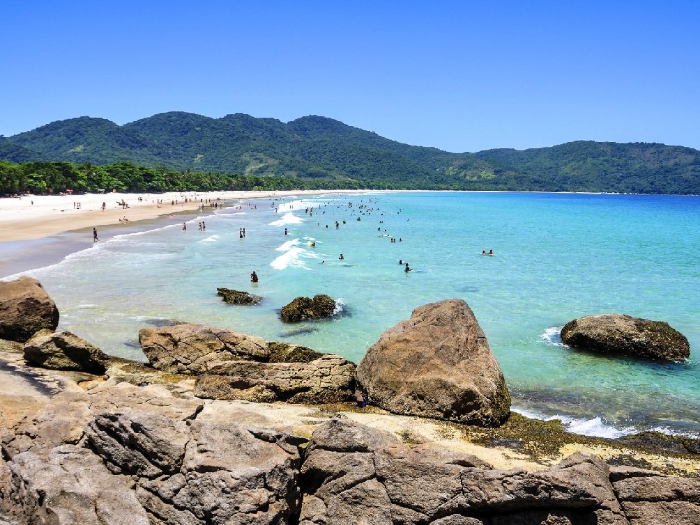 Travitinerary's tweet photo. Twenty #BeautifulBeaches around the world Via @CNTraveler https://t.co/rHNZHUmqpN   #TravelDestinations #BeautifulPlaces #Beaches ☀️🌴⛵ https://t.co/PnAHAaikEC
