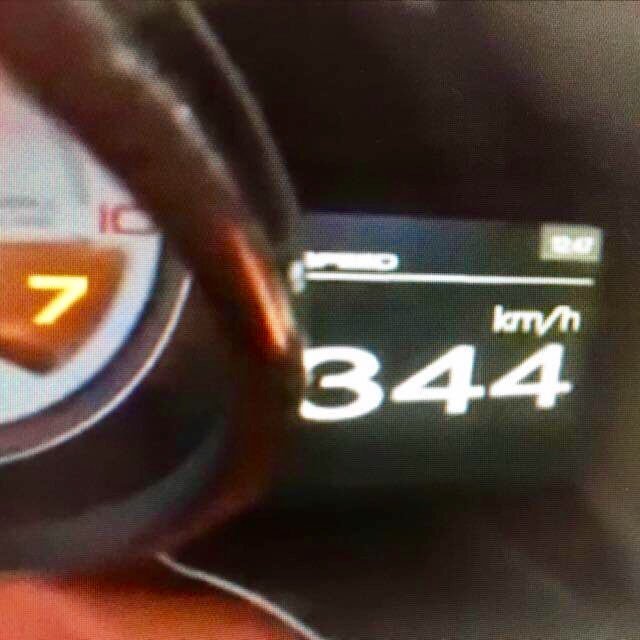 deborare's tweet photo. The #Power of La Ferrari #Style and #Goodvibes #italians #Travel #supercars https://t.co/8TqDYUzEHt