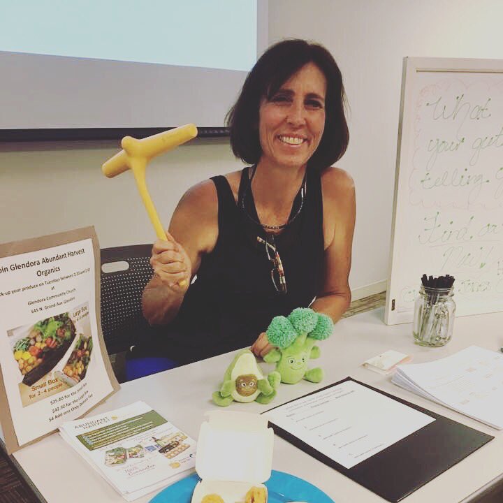HealBellyButton's tweet photo. Our #affiliate Christy Jones showing off the #bellybuttonhealing wand at a #health #fair in #la! https://t.co/1iz8l0RYoK