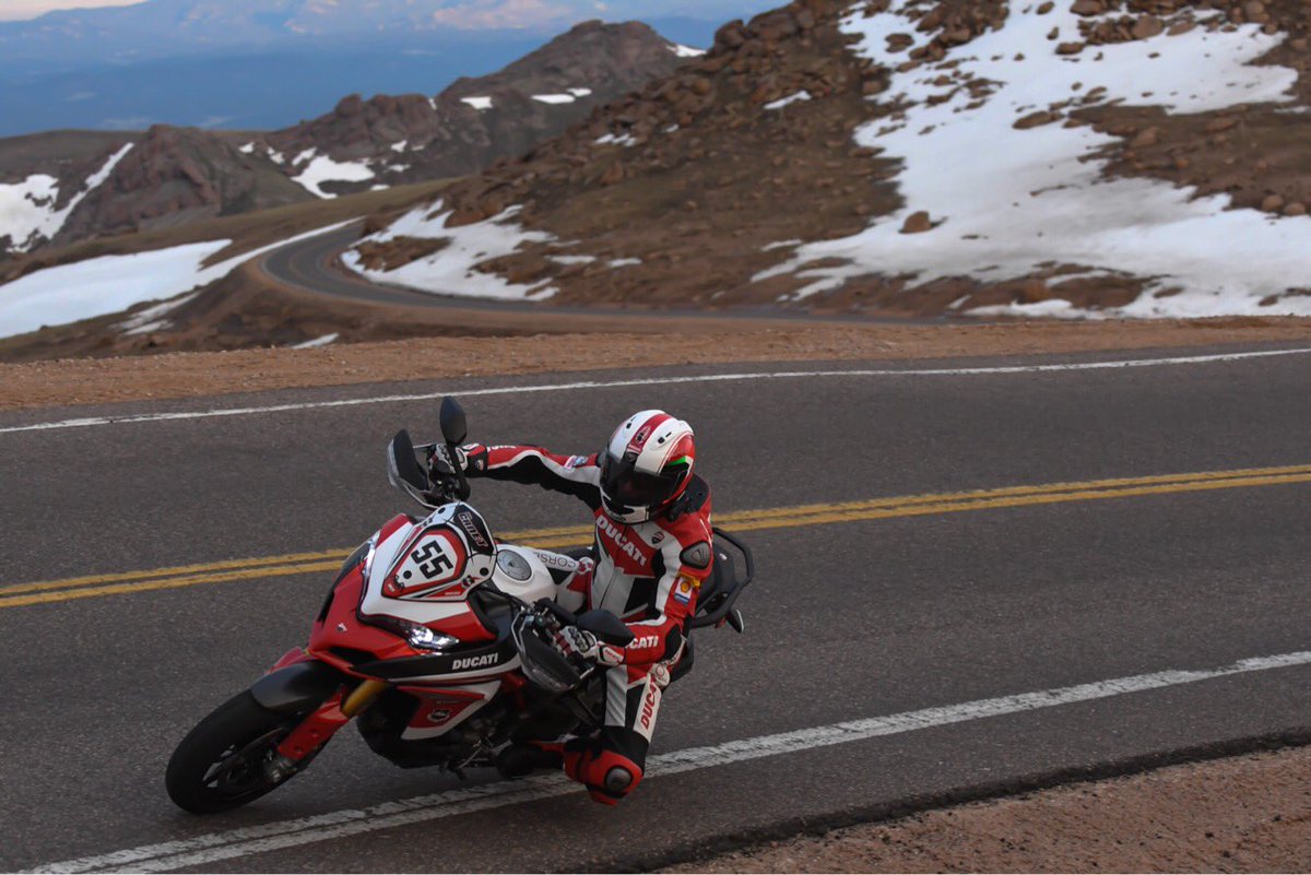 CW1Canet's tweet photo. Photog Ian Reid has been shutterin' if not shiverin' working the upper elevation at this week's @PPIHC. My @dainese suit is warm and cozy. https://t.co/DJQTBAPd0w