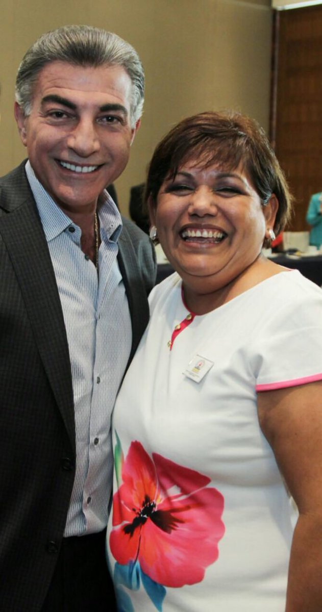 TonyGali's tweet photo. Trabajamos hombro a hombro con las maestras y maestros del @SETEPID_OFICIAL para seguir  elevando la calidad educativa en Puebla. https://t.co/Ir3lgN6SWe