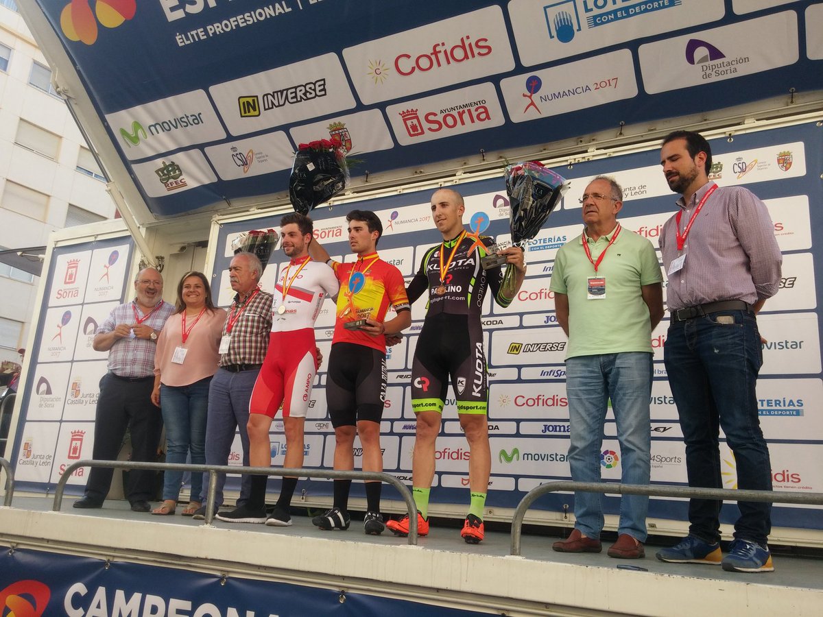 El Pelotón Castroviejo y Serrano alzan los brazos entre los Élites