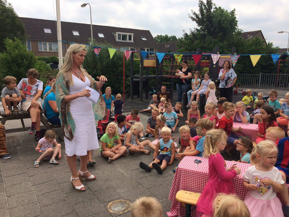 #kcdeboomhutteraar #kcdeboomhut vandaag geopend mooi initiatief Miranda de kinderen waren heel blij