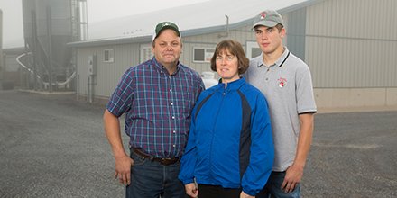 FarmPromise's tweet image. The Wagners have been family farmers for 5 generations. We’re proud to have them as part of the #FarmPromise family! bit.ly/2g1tqie