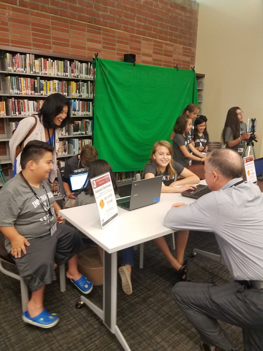 CSiriani_'s tweet photo. Awesome student presenters showing #demoslams to @EdLeader2020 @chewwitter  #arcadiainnovation https://t.co/bEuweQCQyJ